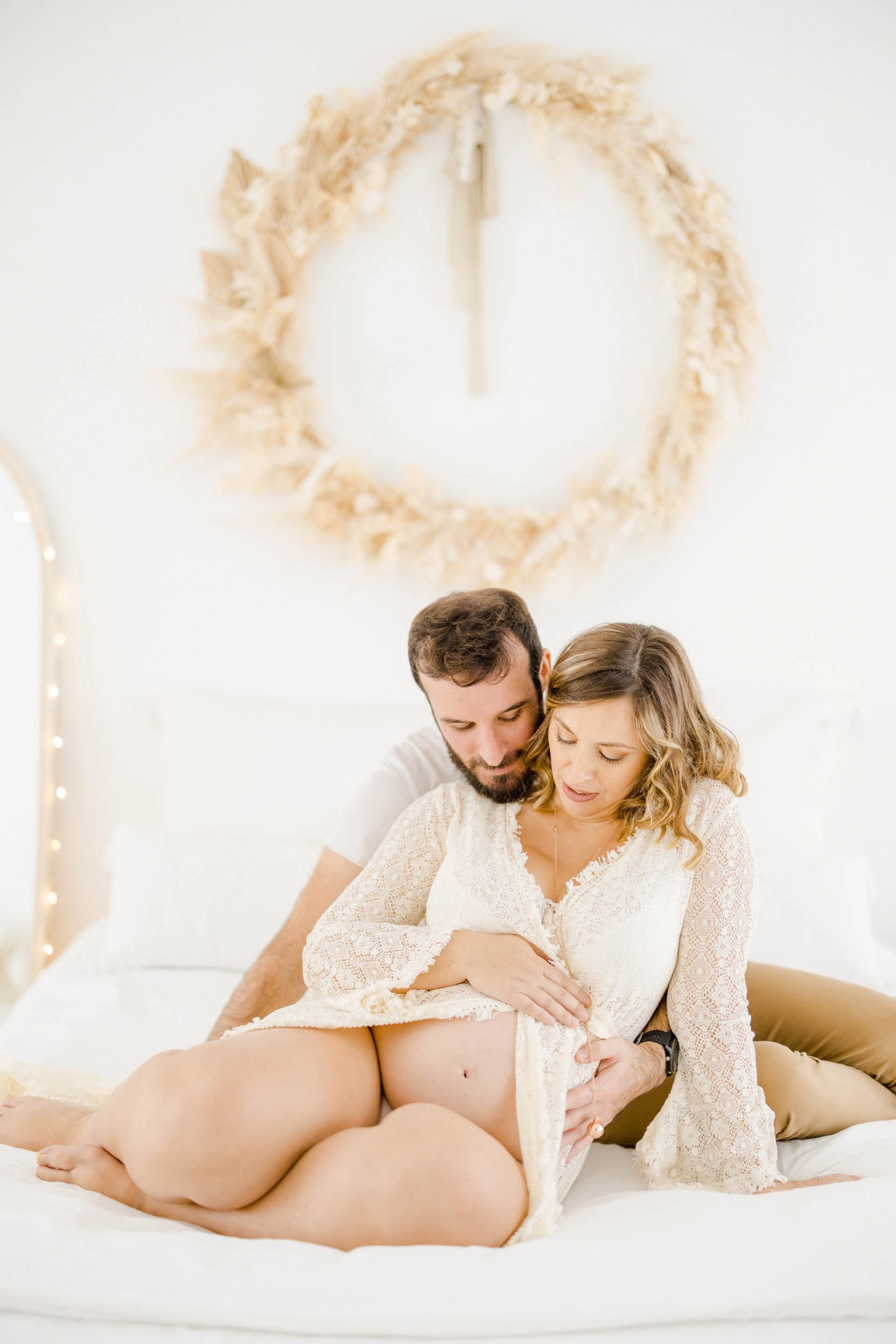 bonheur amour enfant beige gris